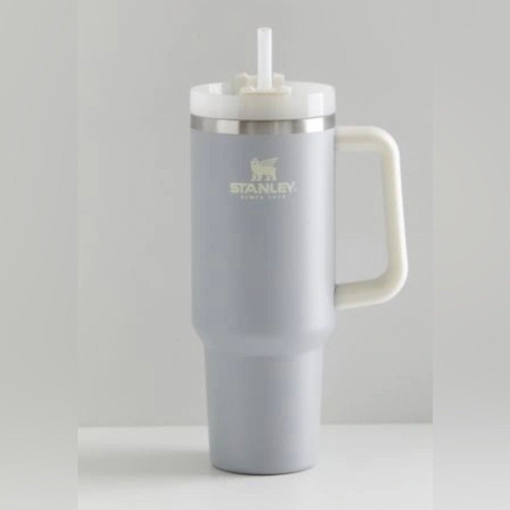 Grey stanley tumbler!